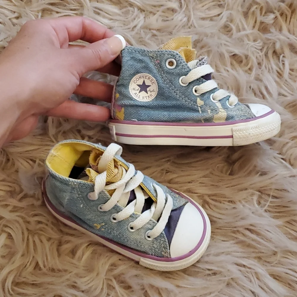 Kids Converse size 5
